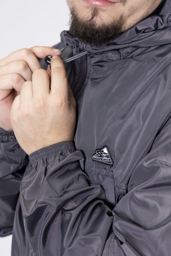 CORTAVIENTOS HOMBRE GRIS OSCURO