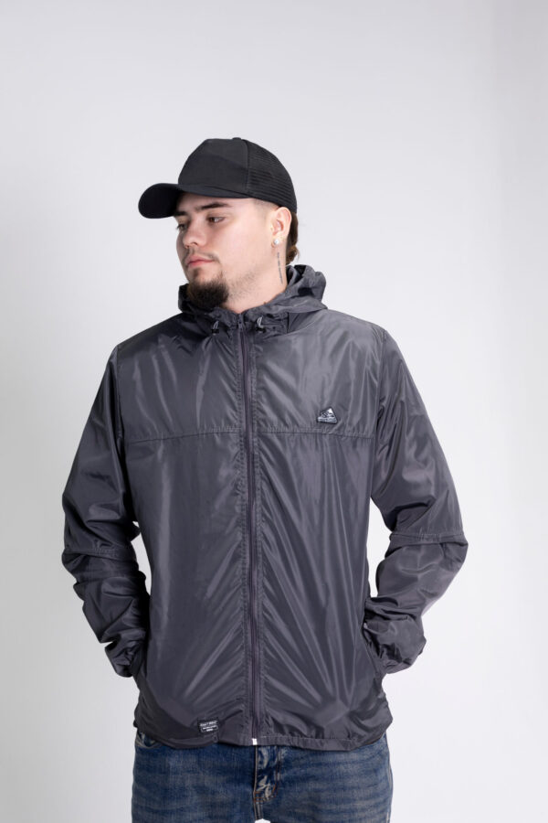 CORTAVIENTOS HOMBRE GRIS OSCURO