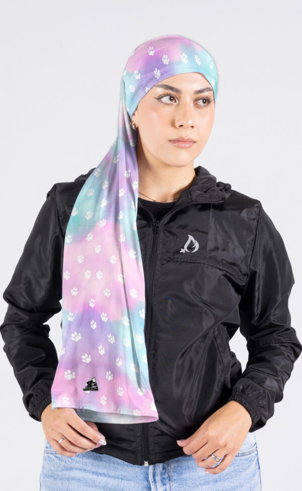 CUELLO EXTRALARGO GRAFICOS HUELLAS PASTEL